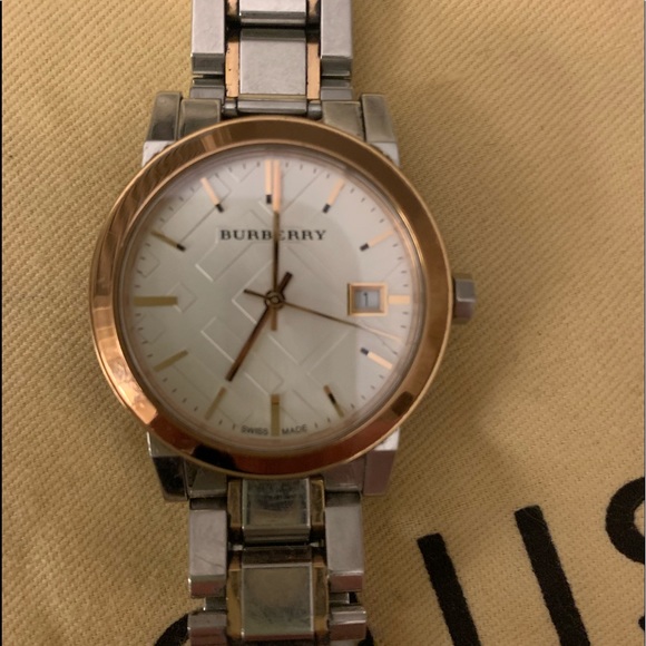 Burberry The City Watch - Picture 2 of 4